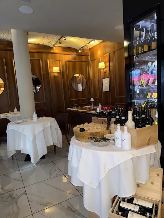 CASASALVO™ Restaurant Picture 6