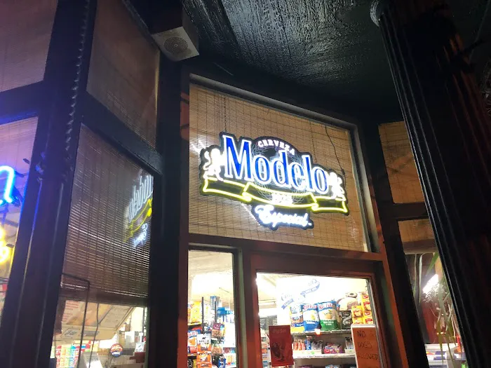 M & O Market & Deli Picture 4
