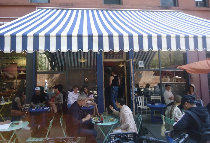 Cafe Gitane Picture 7