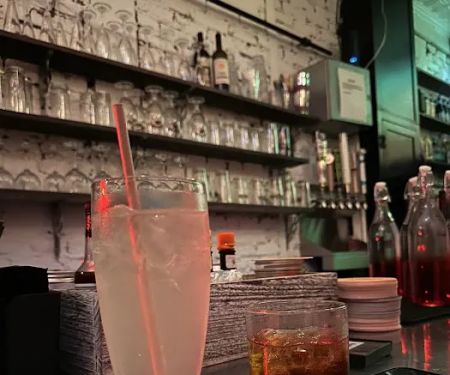 142 Sullivan Bar