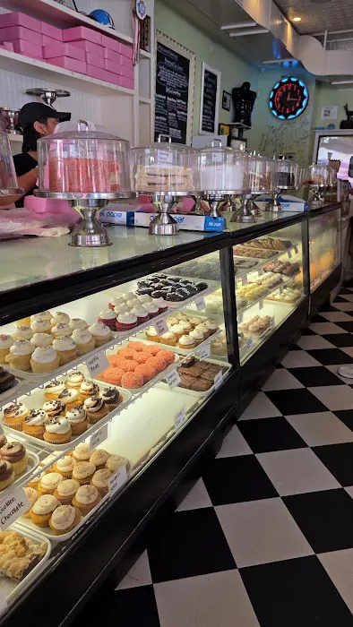 Little Cupcake Bakeshop Picture 3