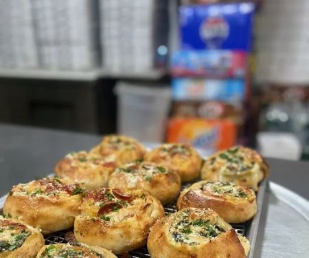 Grandmau2019s One Pizza