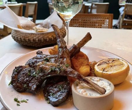 Lola Taverna