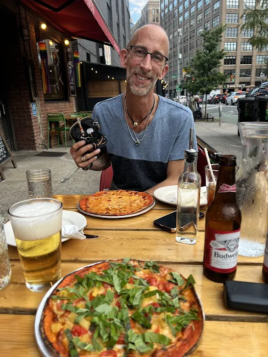 Spunto NYC Thin Crust Pizza Picture 1