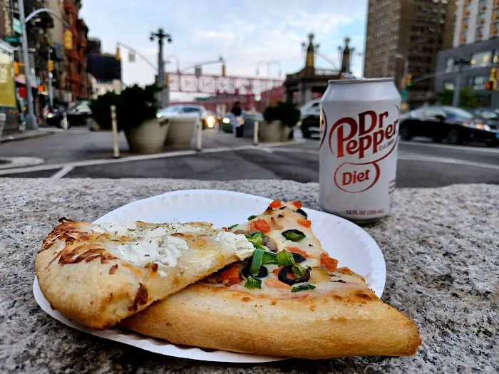 Bd Famous Pizza Picture 7