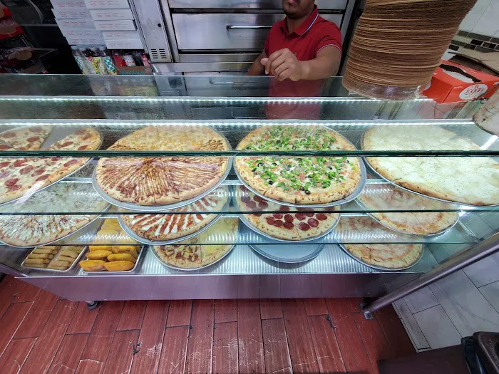 Bd Famous Pizza Picture 9