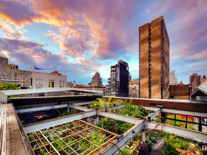 The DL | Best Rooftop Lounge NYC Picture 6