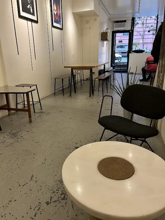 LES Milk Tea House Picture 2