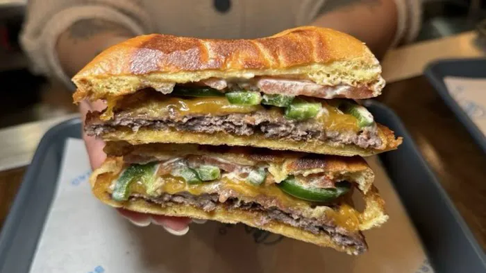 Blue Road Burger Picture 2