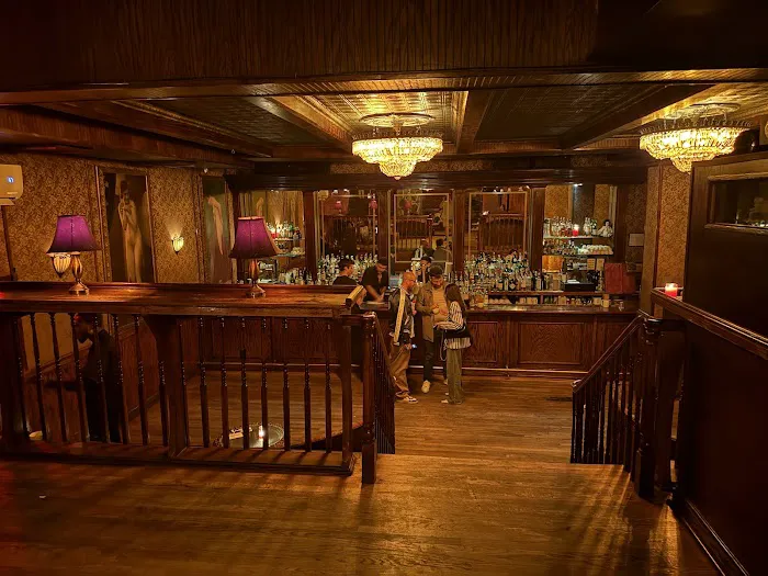 The Back Room Picture 4