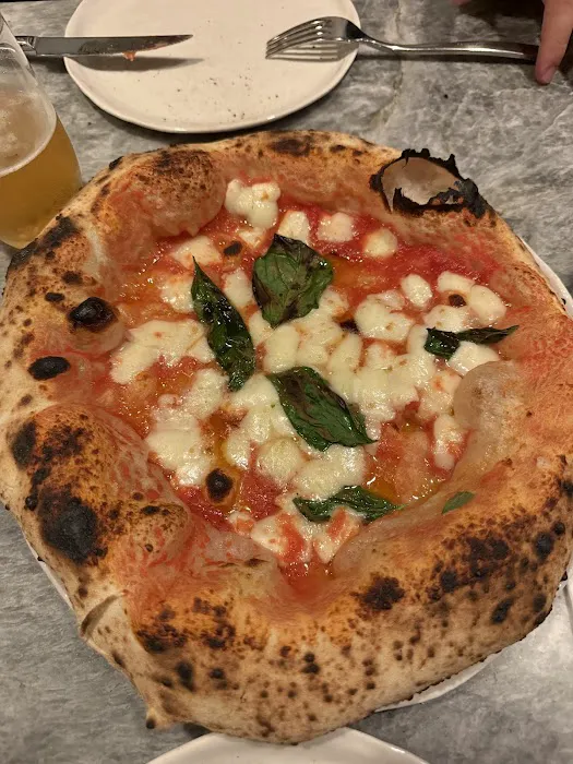Una Pizza Napoletana Picture 2