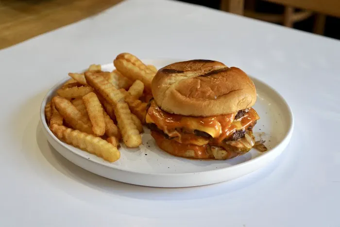 SUPER BURGER Picture 5