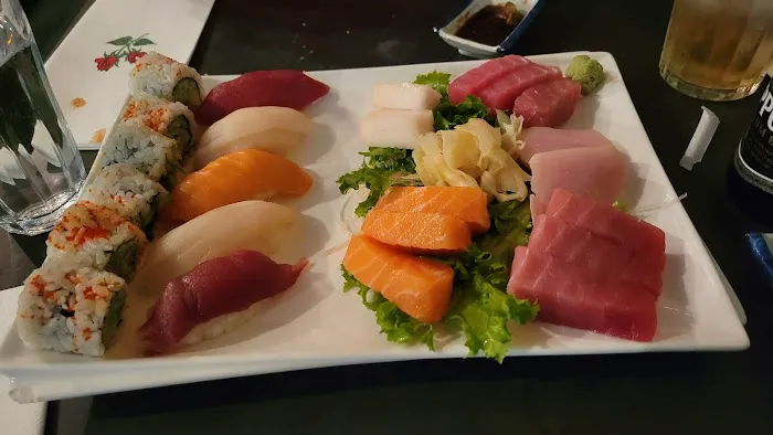 Sakura Sushi & Thai Cuisine Picture 2