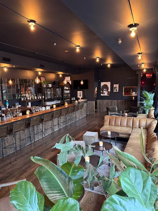 Bar Louis Picture 2