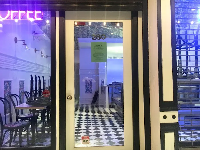 Cafè Belle Picture 3