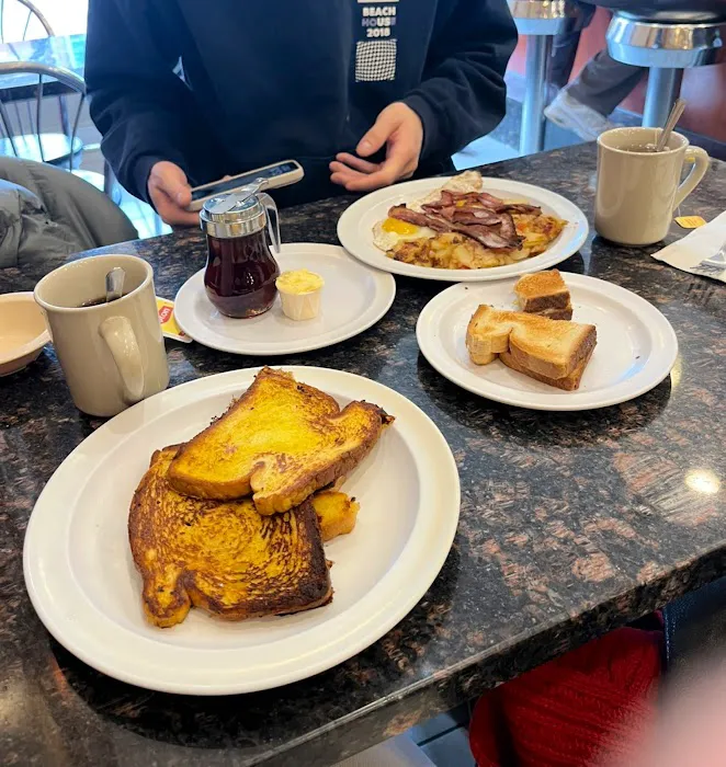 Zafis Luncheonette Picture 2