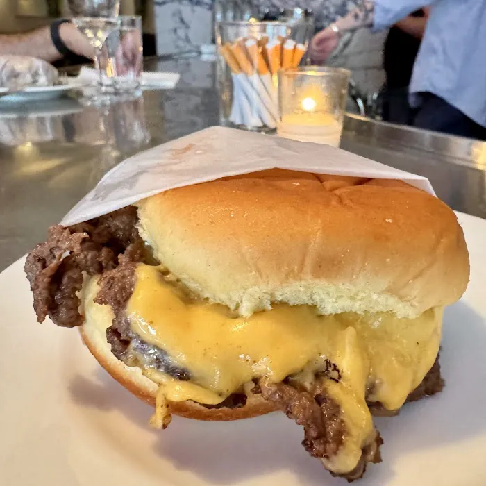 Shy’s Burgers Picture 1