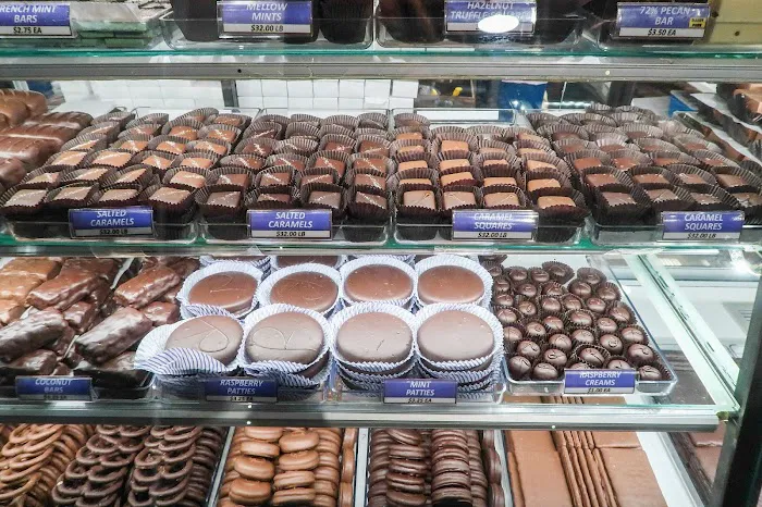 Li-Lac Chocolates (Bleecker St.) Picture 7