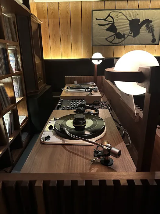 Music Bar at EN (Vinyl Record Bar ) Picture 1