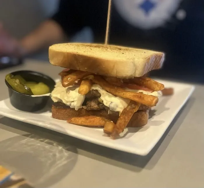 Judy Z’s Sports Tavern & Kitchen Picture 5