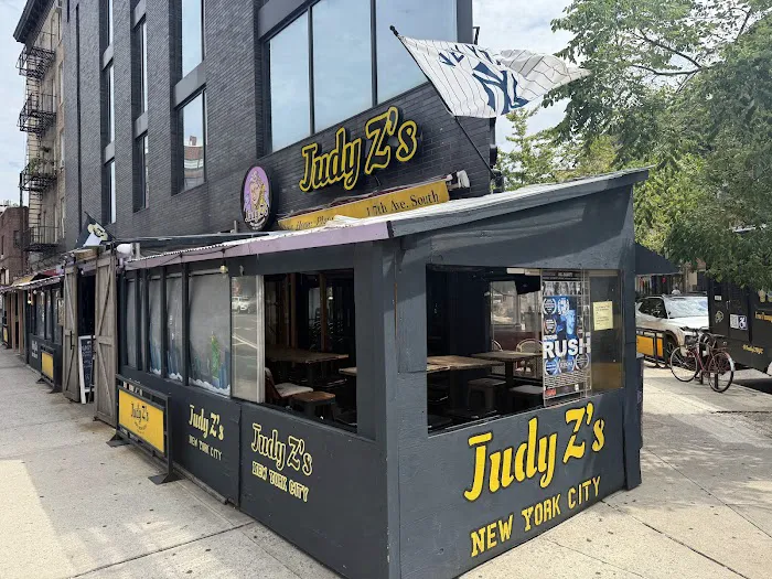 Judy Z’s Sports Tavern & Kitchen Picture 7