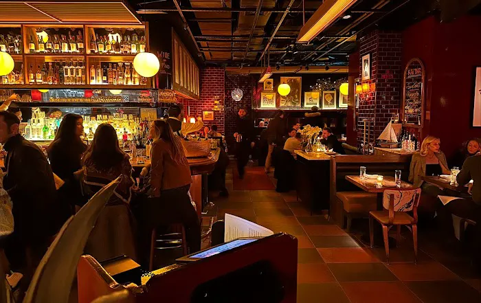 Bar Mercer Picture 4