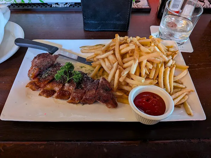 GMT Tavern Picture 6