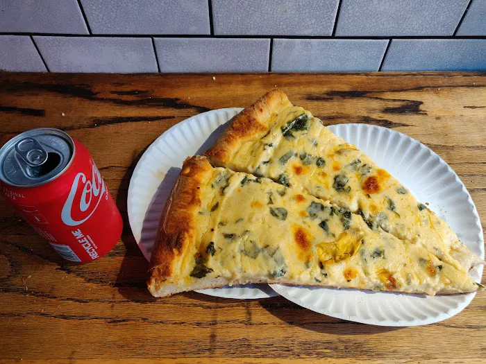 Artichoke Basille's Pizza Picture 2
