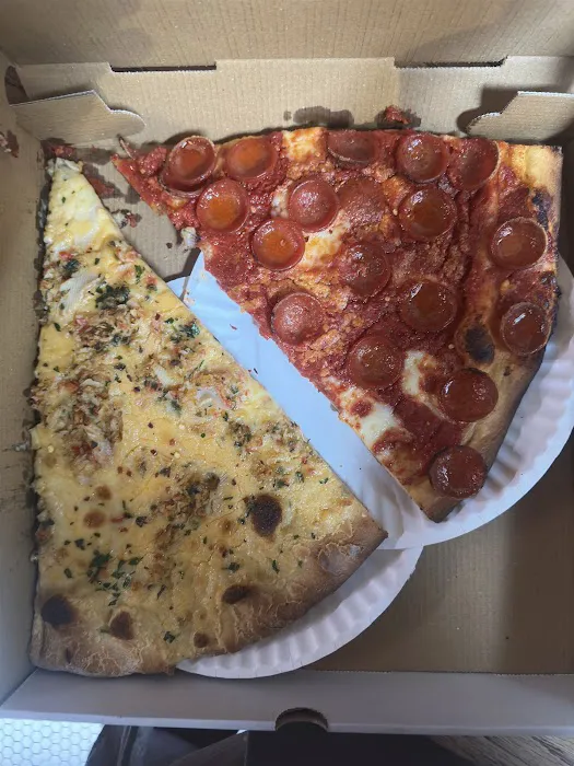 Artichoke Basille's Pizza Picture 7