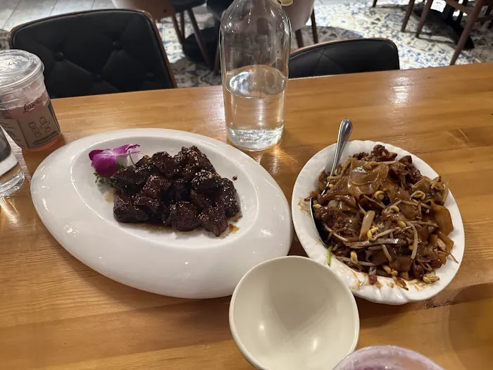 Yum Cha Chinese Kitchen & Bar 姑苏里 Picture 9