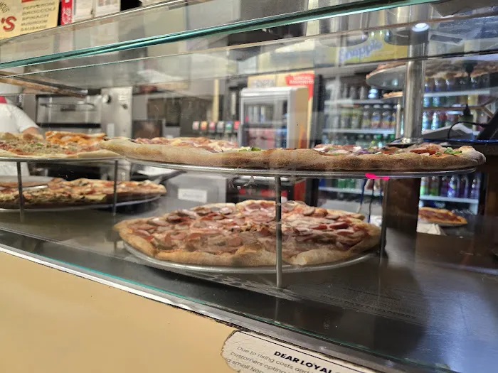 Ben's Pizzeria Picture 7