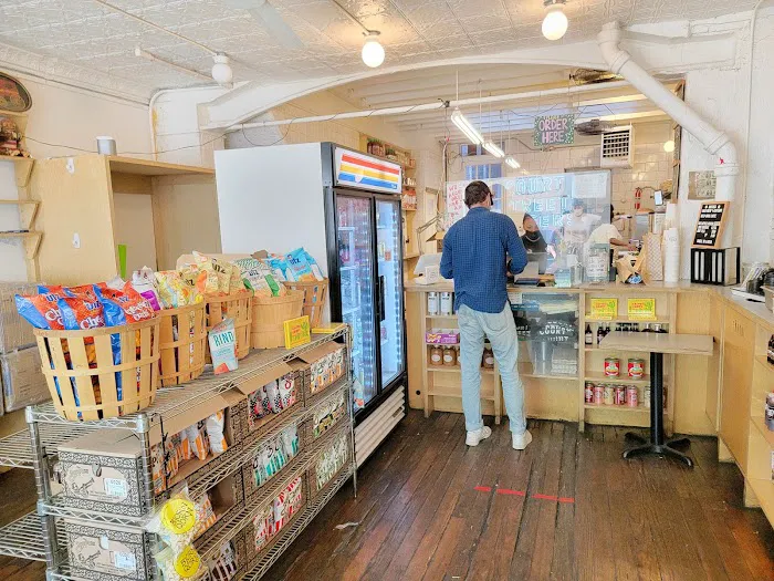 Court Street Grocers Picture 3