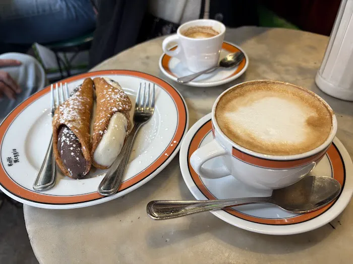 Caffe Reggio Picture 8