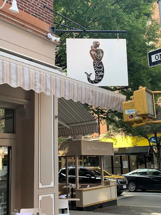 Mermaid Oyster Bar Picture 10