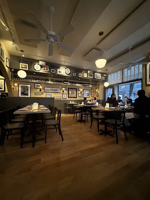 Mermaid Oyster Bar Picture 7