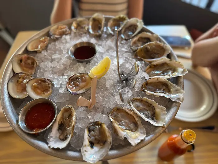 Mermaid Oyster Bar Picture 8