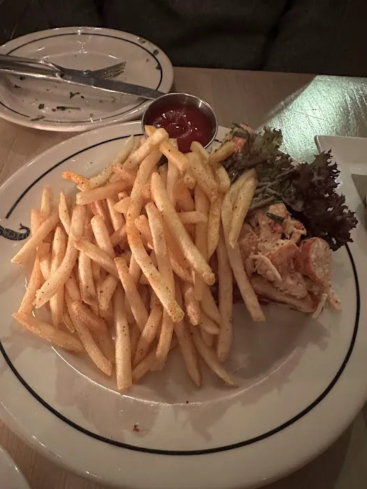 Mermaid Oyster Bar Picture 5