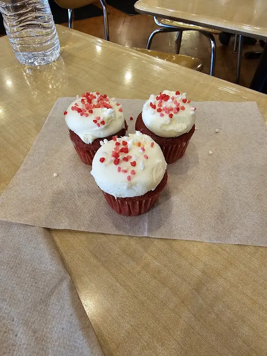 Molly's Cupcakes Picture 6