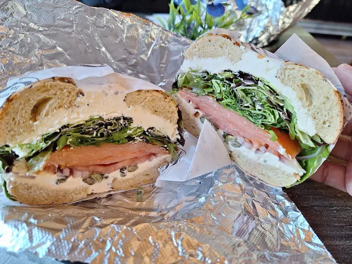 Davidovich Bagel Cafe Picture 4