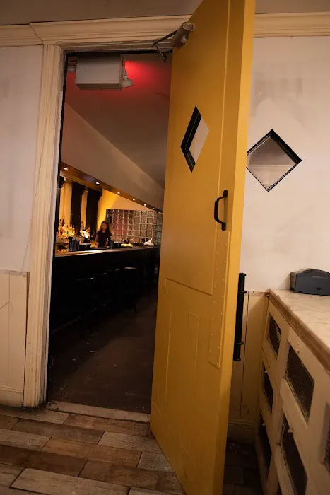 Funny Bar Picture 4