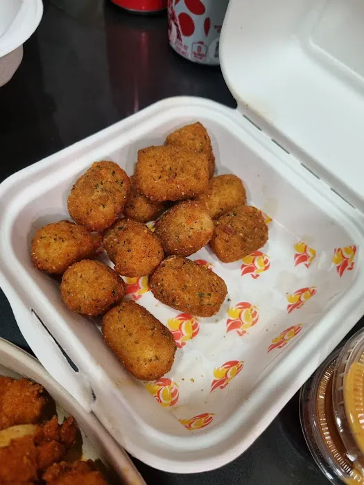 Fluffies Hot Chicken - LES Picture 8