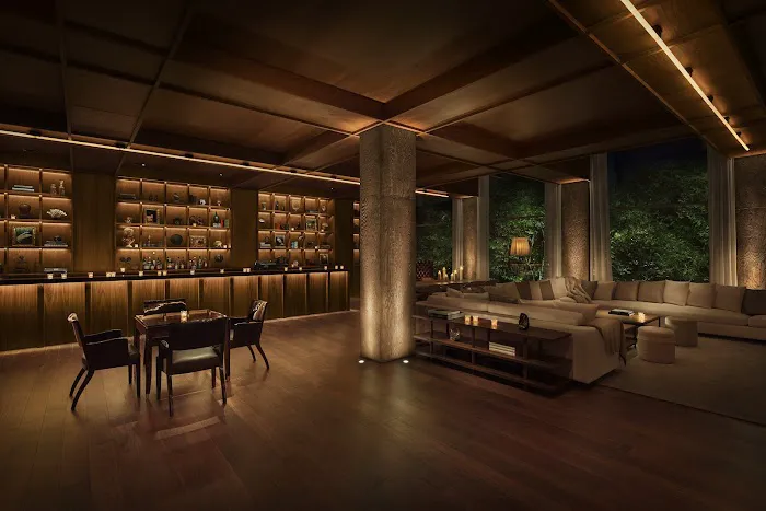 Lobby Bar Picture 5