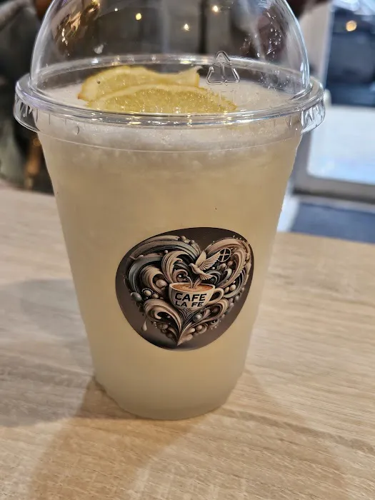 Cafe La Fe, coffee shop and bubble tea. Picture 8