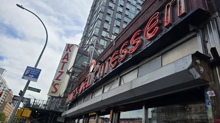 Katz's Delicatessen Picture 8