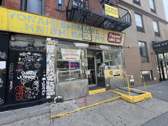 Yonah Schimmel's Knish Bakery Picture 6