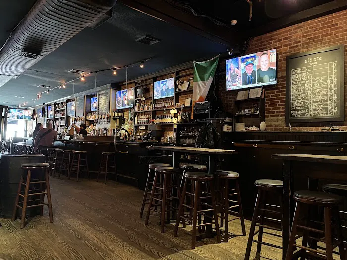 Sláinte Bar and Lounge Picture 10