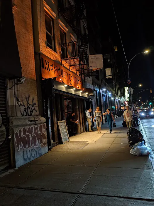 The Mercury Lounge Picture 2
