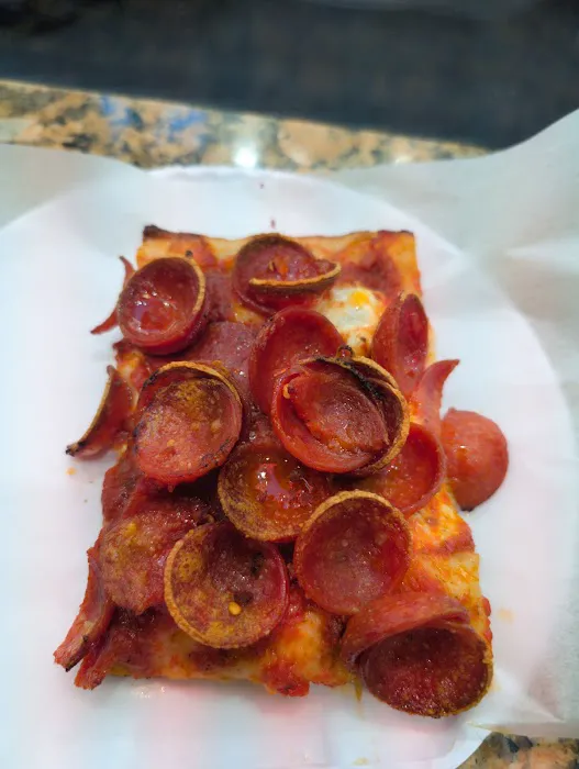 Village Square Pizza - West Village Picture 8