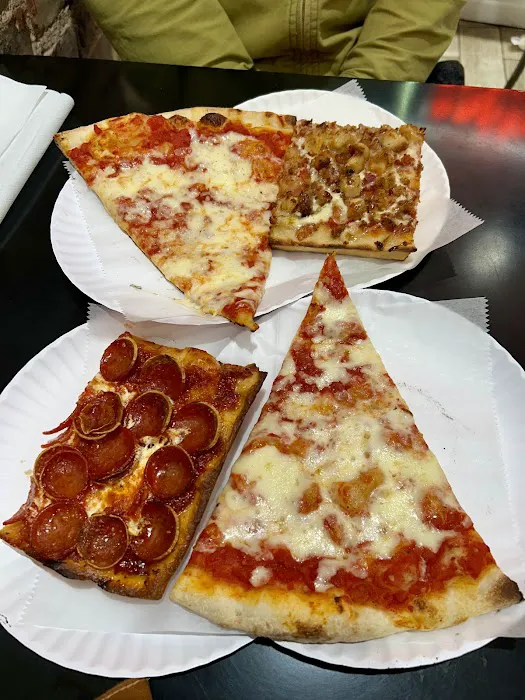 Village Square Pizza - West Village Picture 10