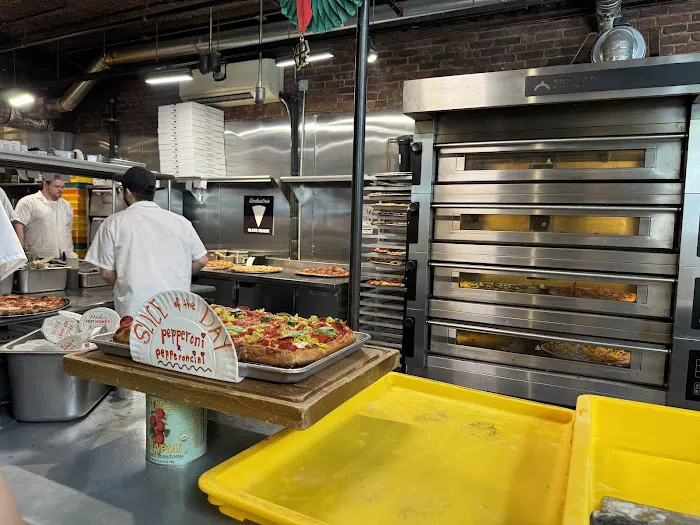L’industrie Pizzeria West Village Picture 8